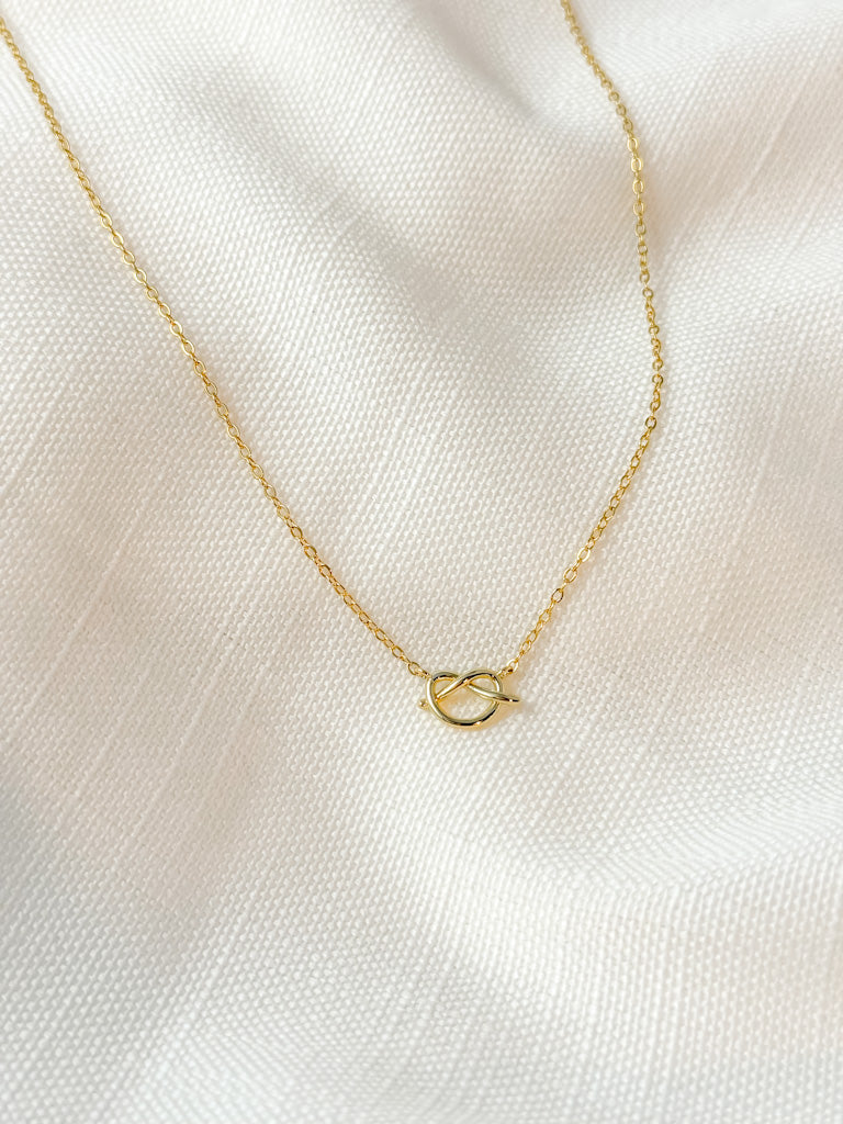 Pretzel Necklace - Tacklebox