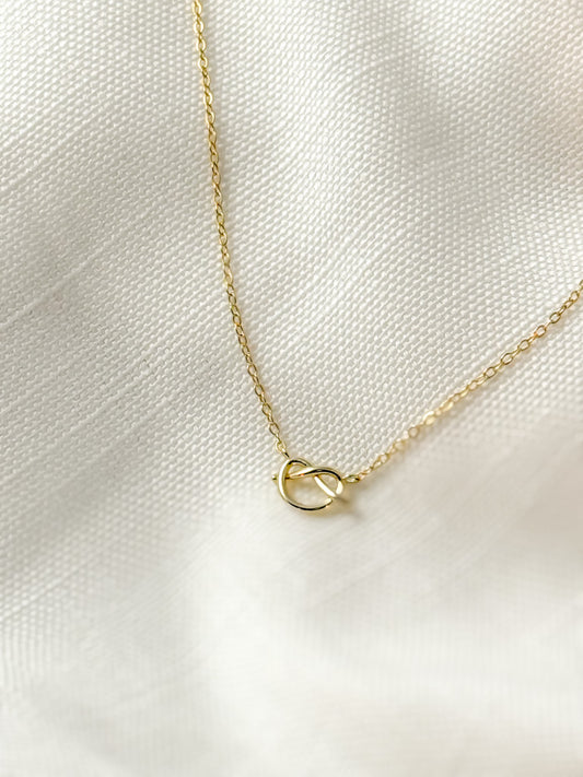 Pretzel Necklace - Tacklebox
